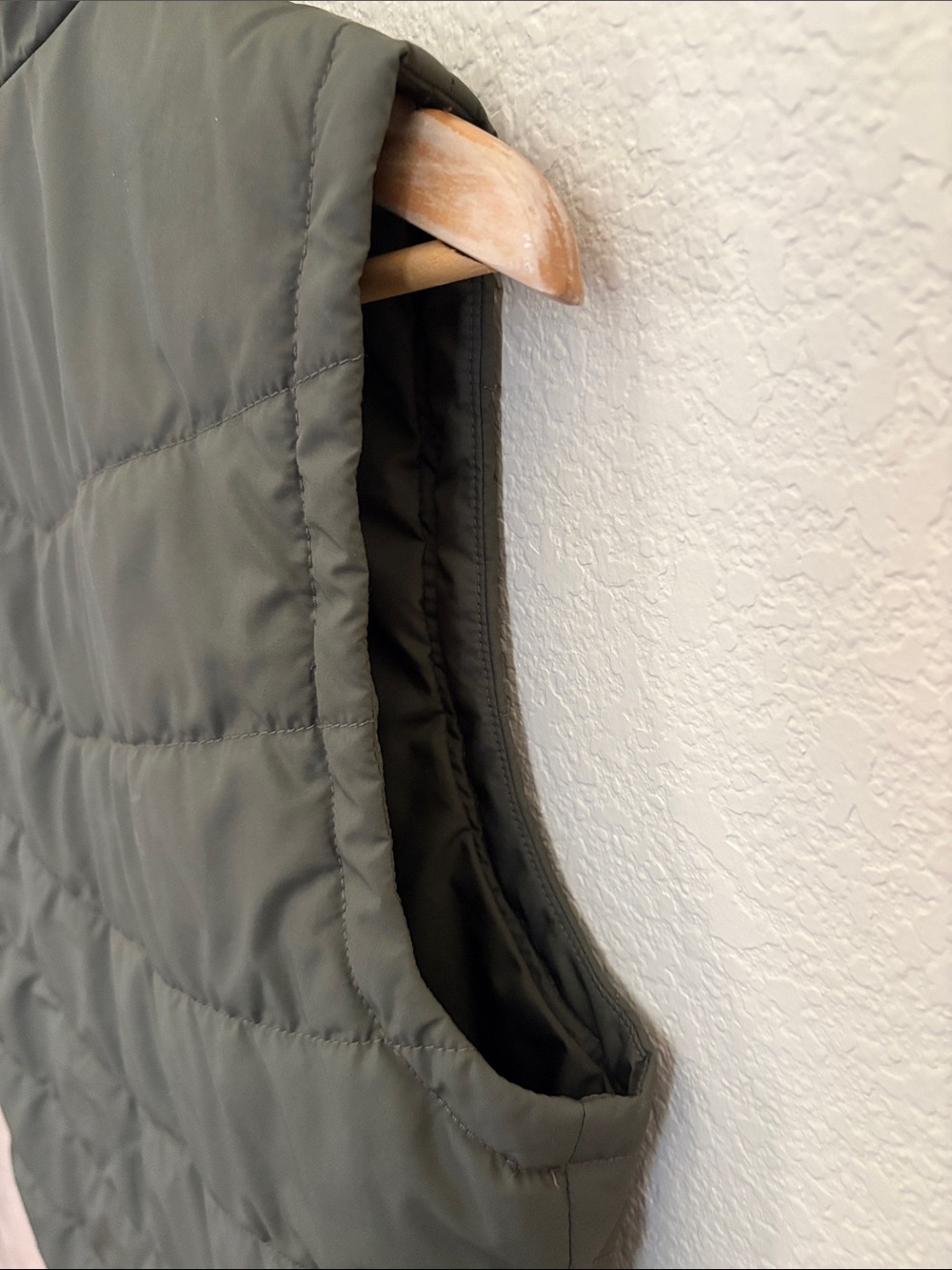 The North Face Olive Green Women’s Quilted Vest - Picture 9 of 11